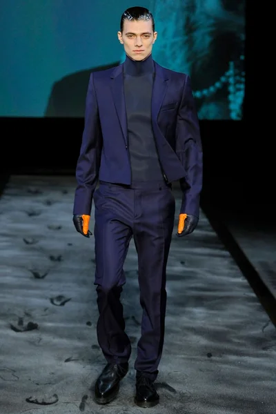 Look 13